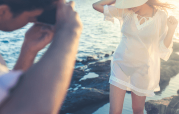 マッチングアプリの写真で「友達がいないから自分がいる写真がない」「写真を撮ってくれる友達がいない」という悩みは珍しくない